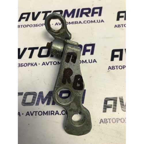 Завіс двері передньої правої верхній Ford Focus 2 HB 2005-2010 3M51R22800AH
